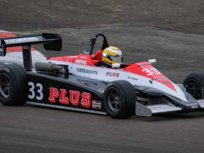 Formule 3 Martini MK42 4