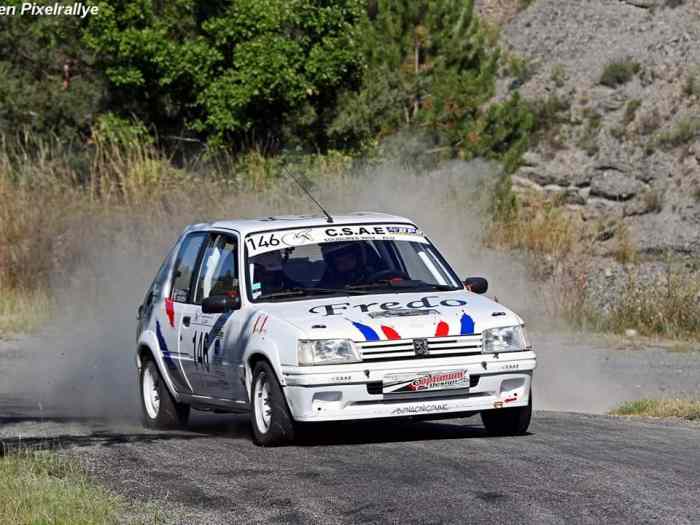 Vend ou échange 205 rallye 0