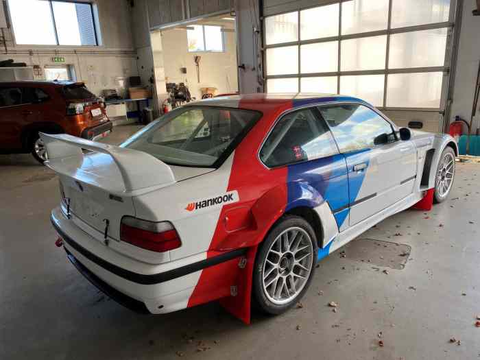 Voiture de rallye BMW E36 M3 3,2 litres à vendre 4