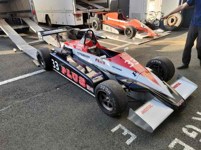 Formule 3 Martini MK42 1