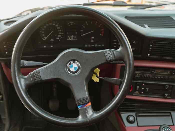 BMW M5 (E28) 1988 2