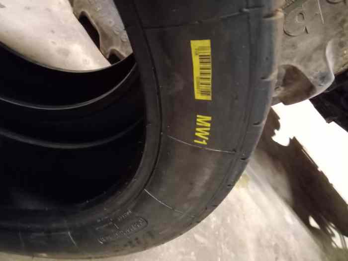 Pneu michelin 1