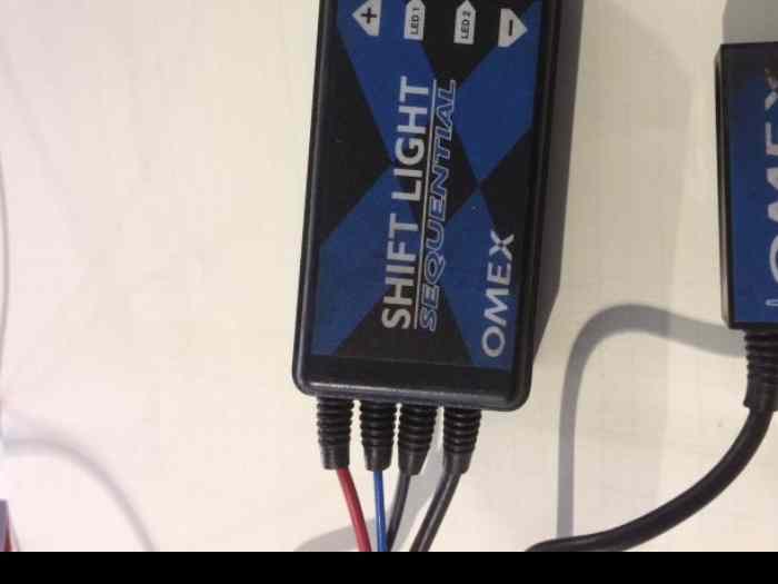 Shift light Omex 4 leds pièces et voitures de course à vendre, de
