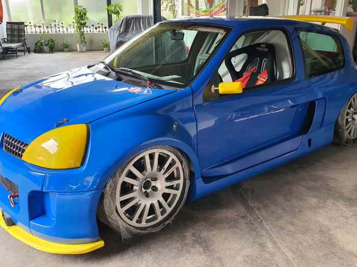 Renault Clio V6 Trophy top conditions