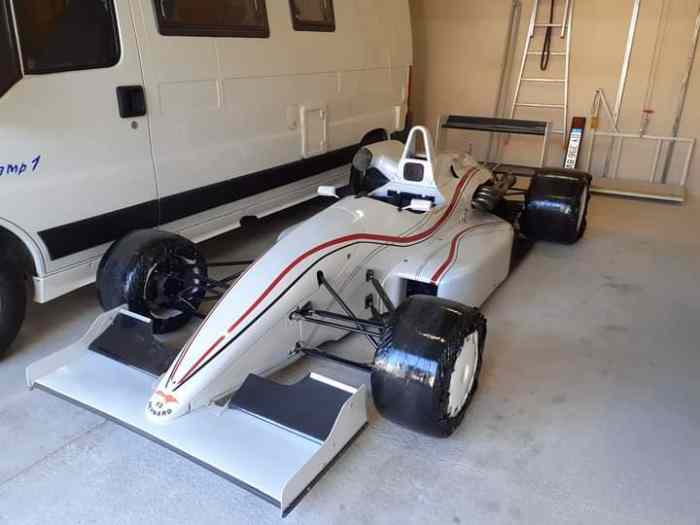 F2 REYNARD 913 1600 FORD. REPRISE POSSIBLE 2