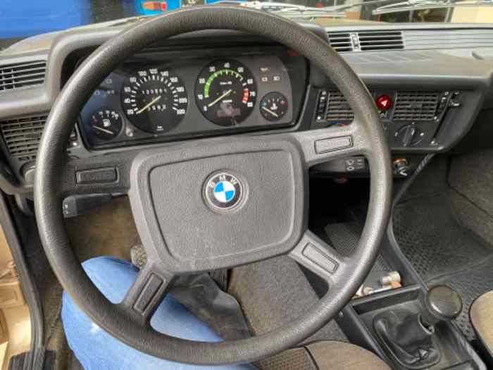 BMW 323I E21