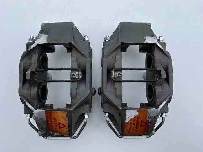 2 étriers AP RACING 4 PISTONS CP3228 Révisé 2