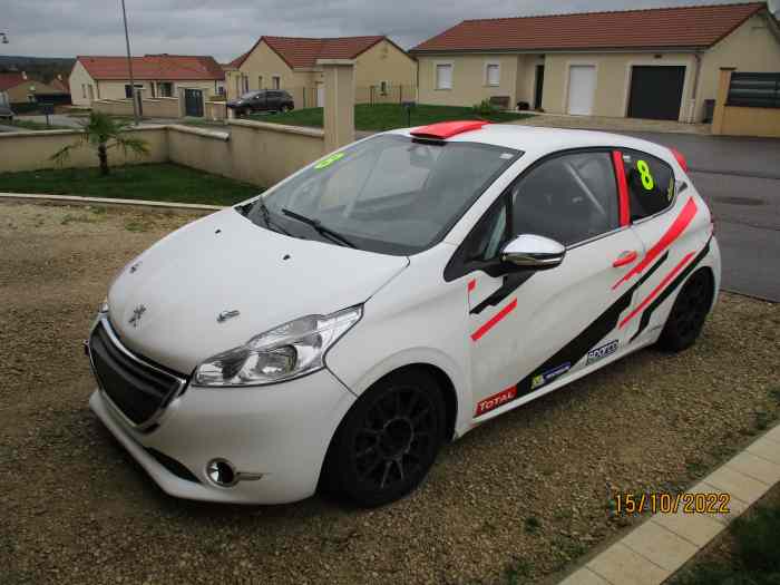 LOCATION 208 RACING CUP en TTE pièces et voitures de course à vendre, de rallye et de circuit.