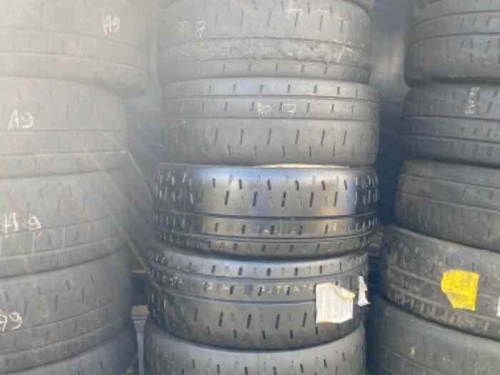 Lot pneu Pirelli 18 3