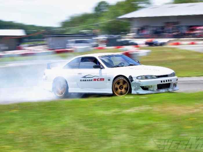 CHEVROLET CAMARO & NISSAN SILVIA DRIFT