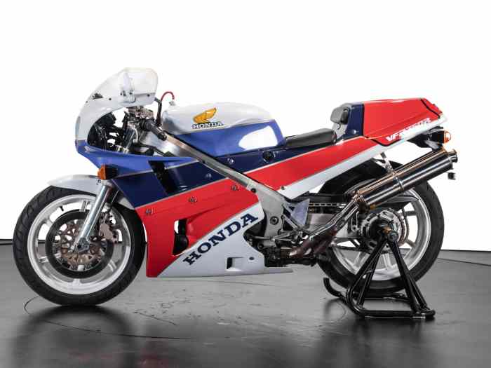 HONDA RC 30 1989 0