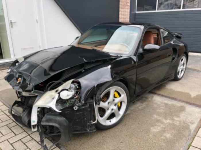 Porsche 996 turbo accidenté