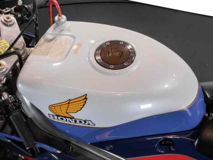 HONDA RC 30 1989 4