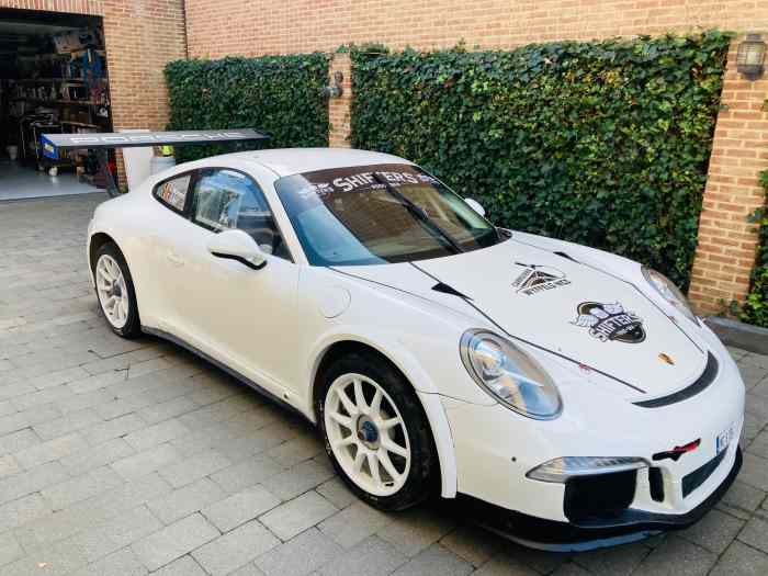 FOR SALE rally Porsche 991 GT3 located in Belgium 1
