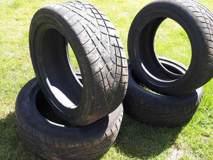 4 pneus toyo R1r 195/50/15 1