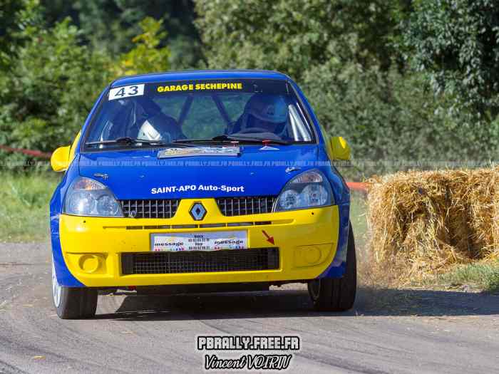 RENAULT CLIO 2 A7 TVA Récupérable 1