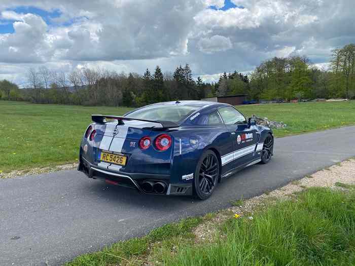 Nissan GTR 2