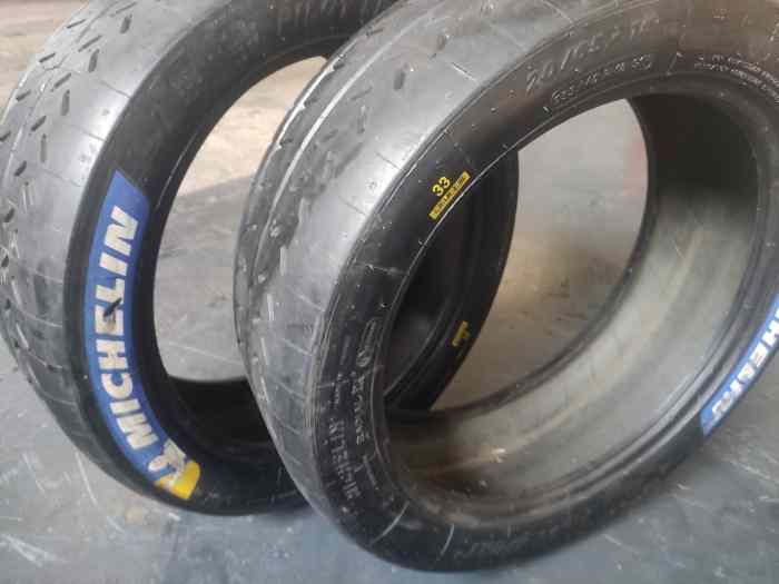 MICHELIN 20 65 18 R33 NEUF.