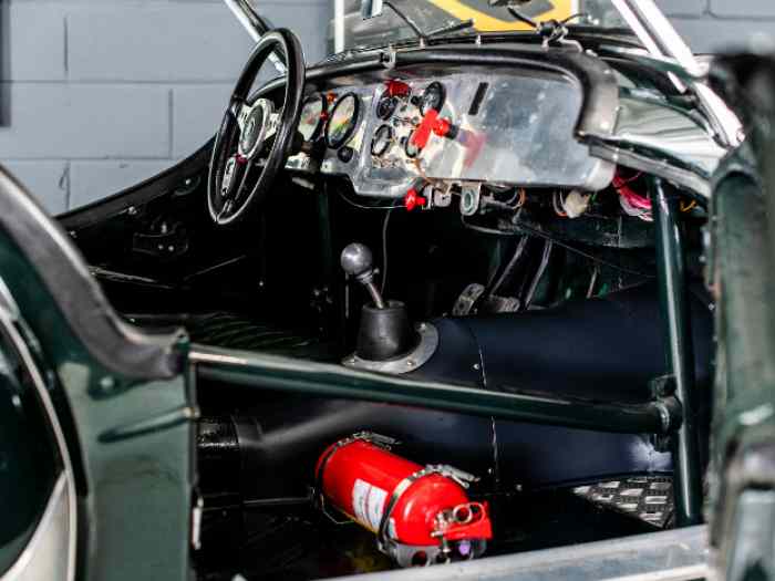 TRIUMPH TR3 4