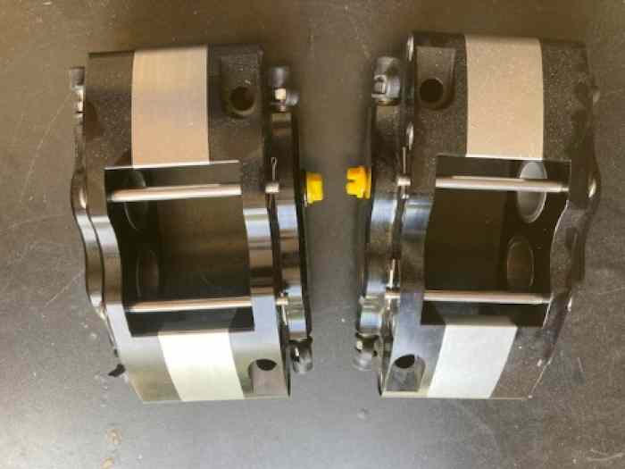 2 ETRIERS 4 PISTONS COMPBRAKE NEUFS 2