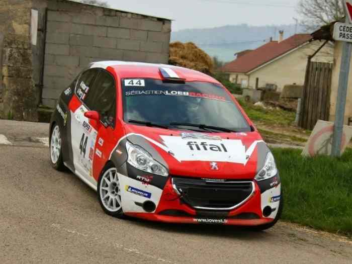 PEUGEOT 208 R2 0