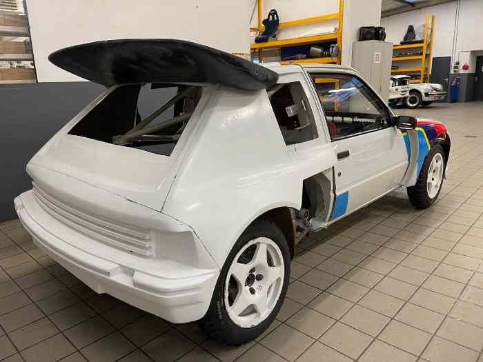 Peugeot 205 T16 EVO2 1