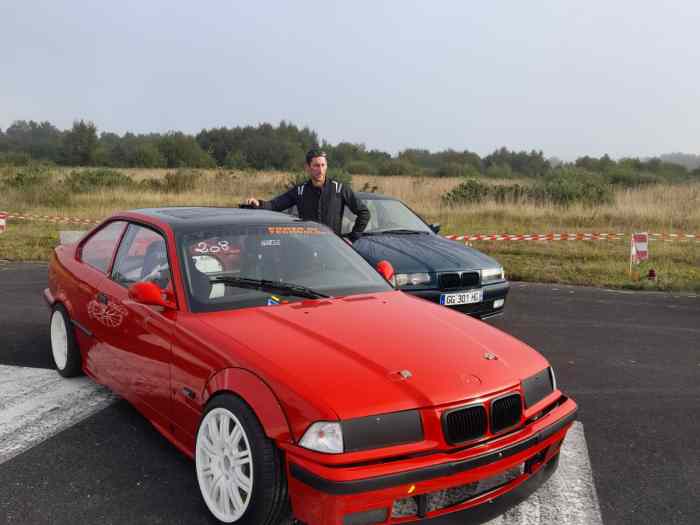 BMW E36 IS coupe 0