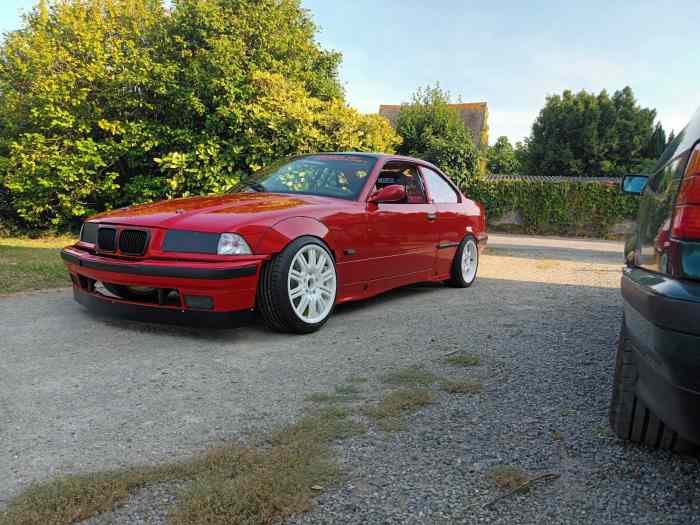 BMW E36 IS coupe 2