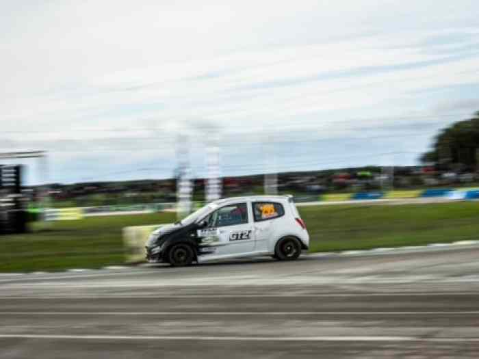 Twingo Racing Location Twingo R1 - pièces et voitures de course à vendre, de rallye ...