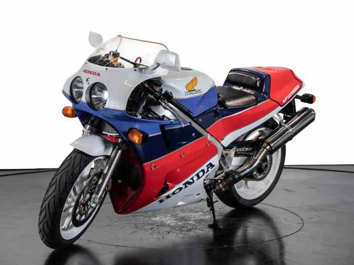 HONDA RC 30 1989 4