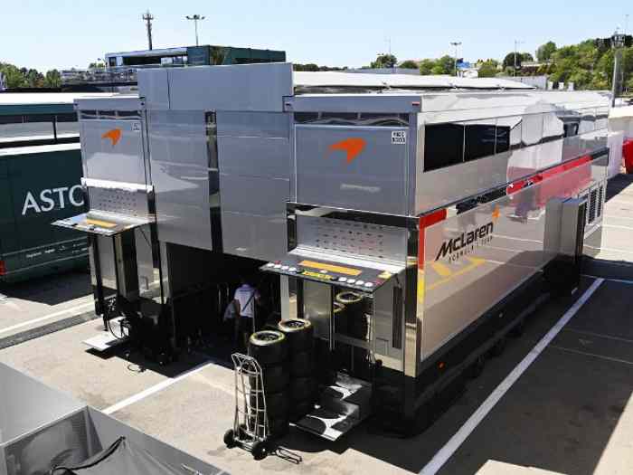 RACING ENGINEER TRAILER MCLAREN F1 0