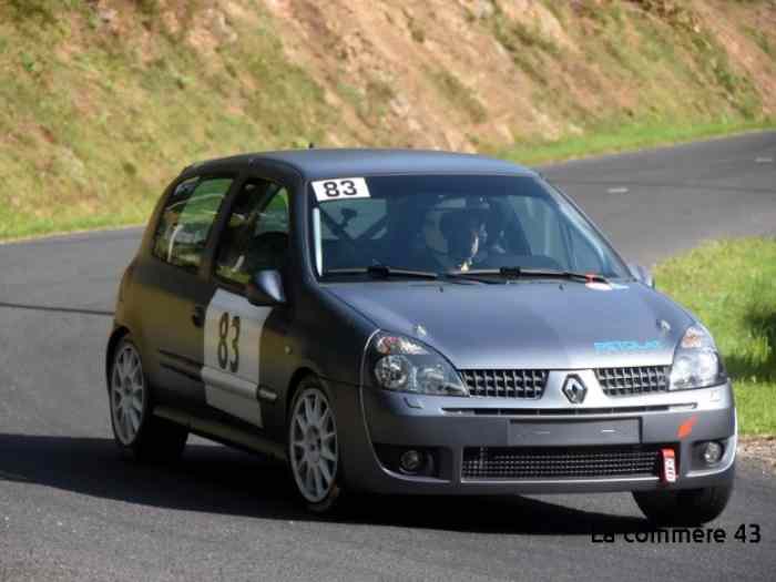 Clio f2000 0