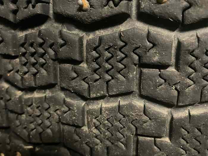 11 pneus thermo Michelin 208 R2 4
