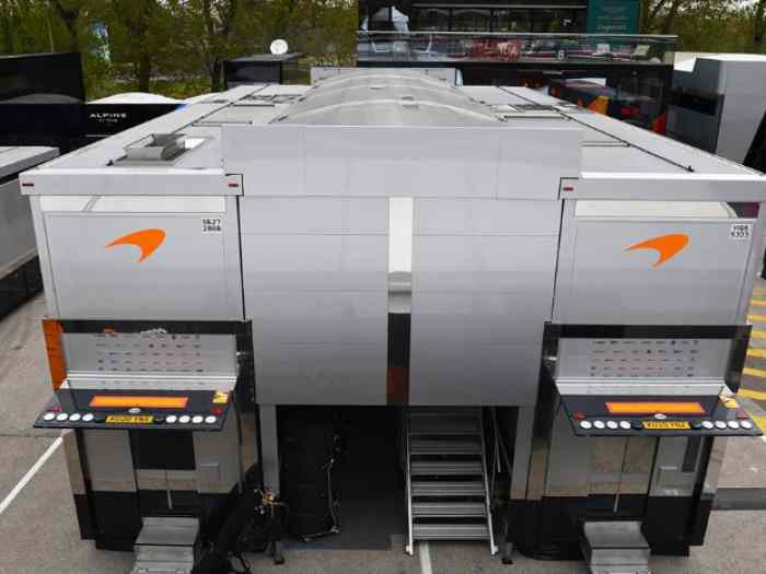 RACING ENGINEER TRAILER MCLAREN F1 1