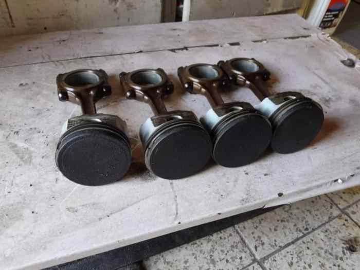 4 pistons + bielles origines PSA 1400