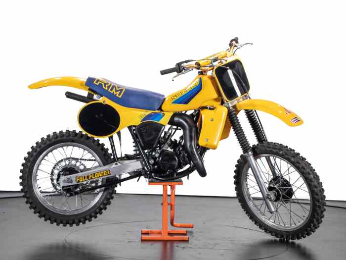 SUZUKI RM 125 CROSS 1982 1