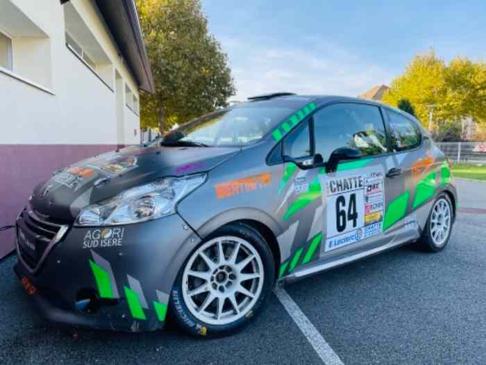 208 r2 réservé!!!! 0