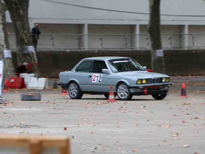 BMW 325i E30 FA8 1