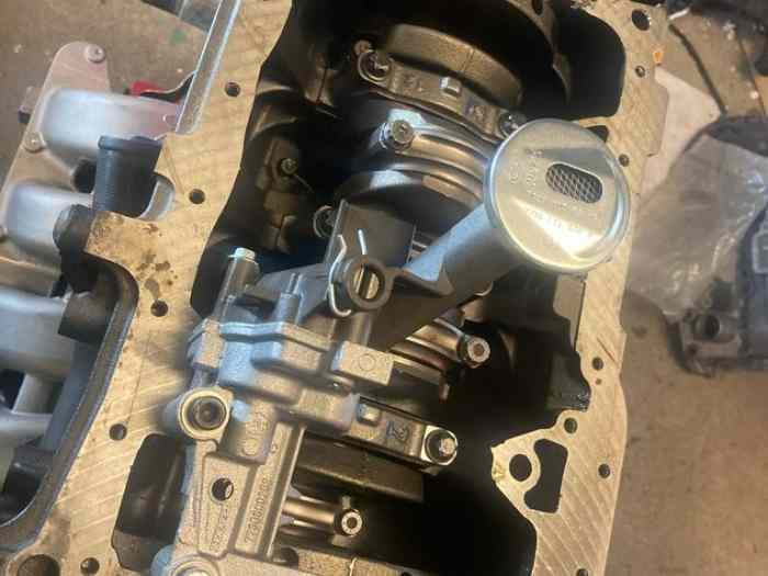 MOTEUR CLIO 2 RS 232 CV NEUF 5