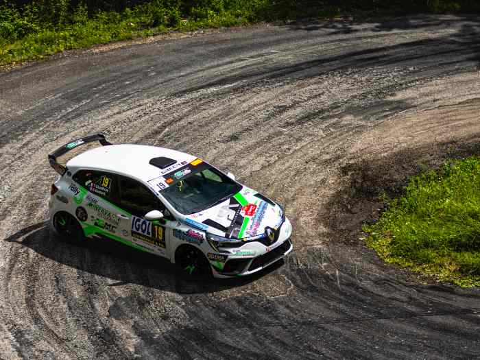 Louez Clio Rally5, 208 Rally4, Clio Rally3 ou C3 Rally2 chez GMC Competition 4