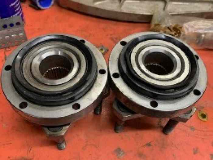 1 porte moyeu clio gr a 4