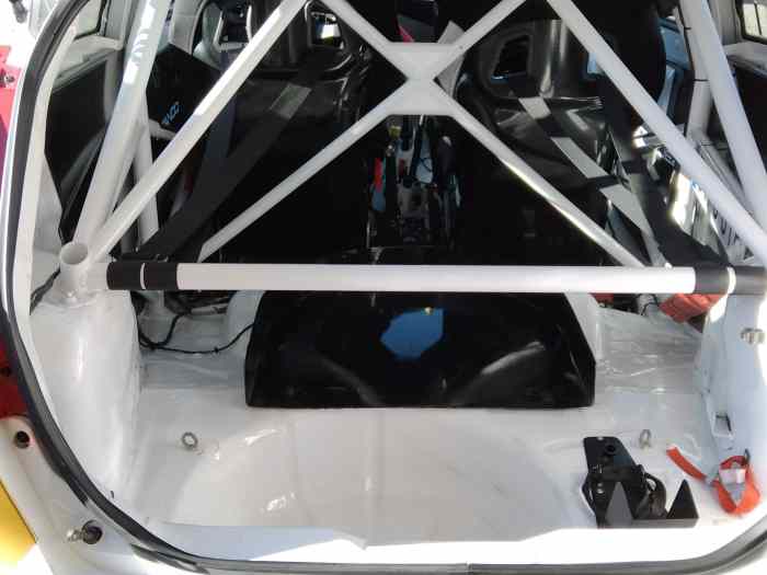 A vendre ou à échanger Ford fiesta r2 2