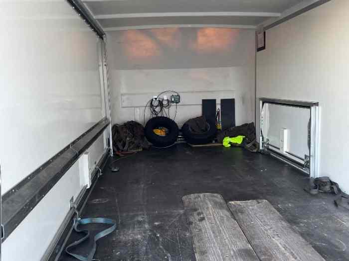 Remorque fermée pour voiture à vendre 3