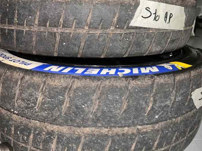 Lot Pneus Michelin 20/65 -18 3