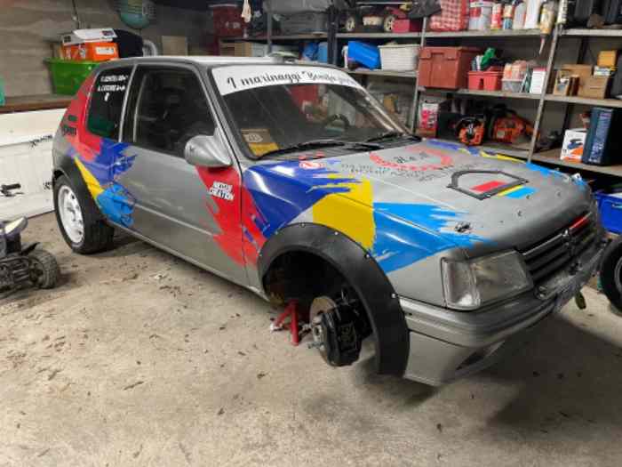 Peugeot 205 gti 1