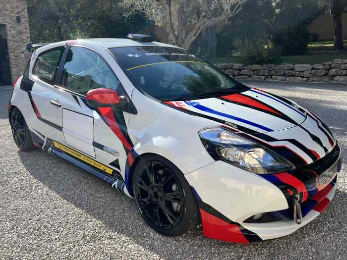 A VENDRE RENAULT CLIO 3 CUP X85 0