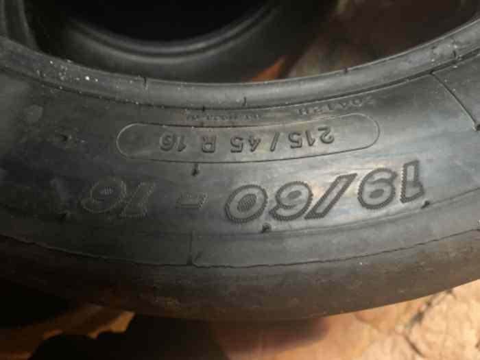 6 pneus Michelin 215/45 R16 2