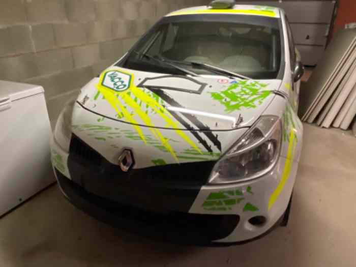 Clio r3 max dernière génération 0