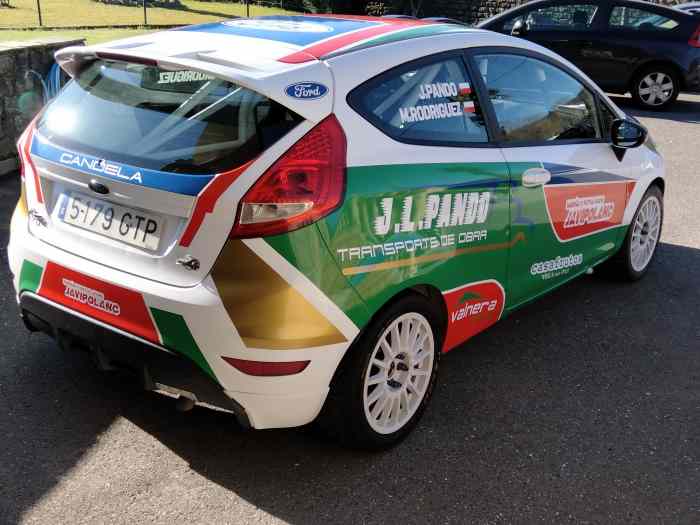 A vendre ou à échanger Ford fiesta r2 3