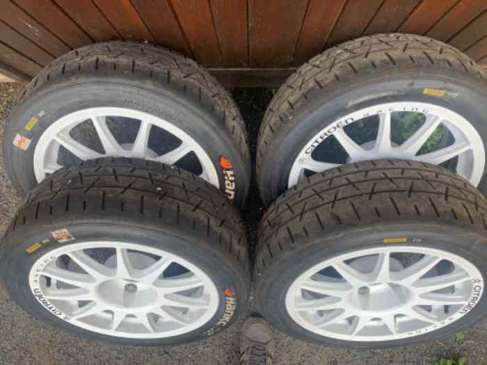 À vendre pneus hankook 2 t72 et 2 w53 16 pouces 0